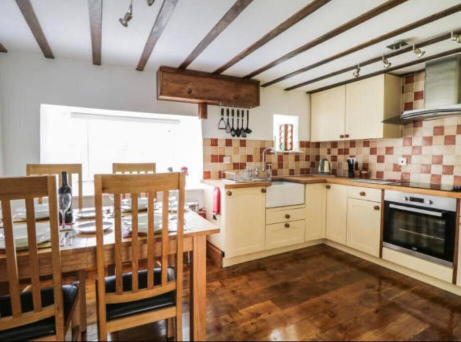 Church Gate Cottage - Bridestowe Extérieur photo